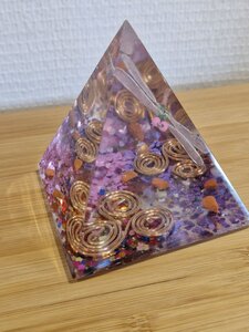 Orgonite energie piramide Libelle tranformatie