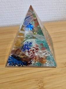 Orgonite energie piramide Libelle tranformatie horus